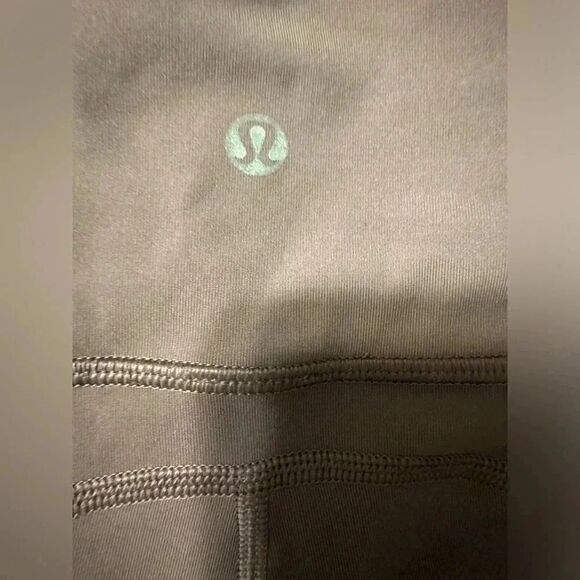 Lululemon All The Right Places Crop II *23" Color Cassis Size 6 - Picture 3 of 8